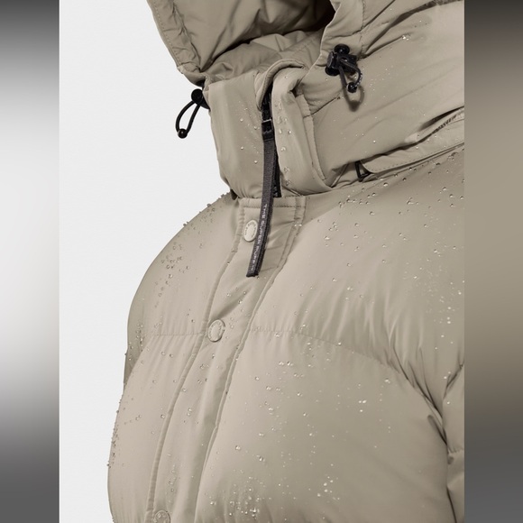 Aritzia The Super Puff™ - cliMATTE™ Original - Picture 13 of 16